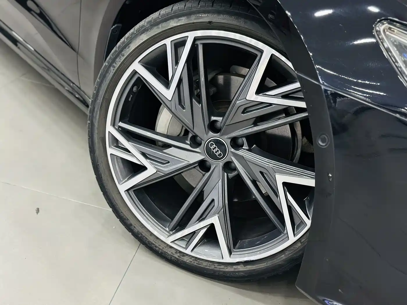 Audi A7L 2024 45 TFSI quattro S-line Black Warrior Edition фото 11