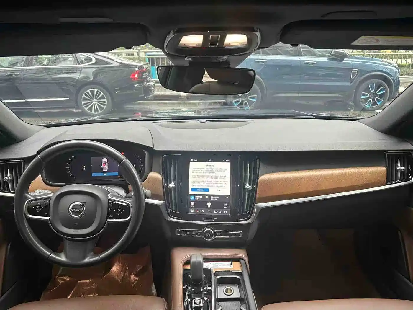 Фото 8 - Volvo S90