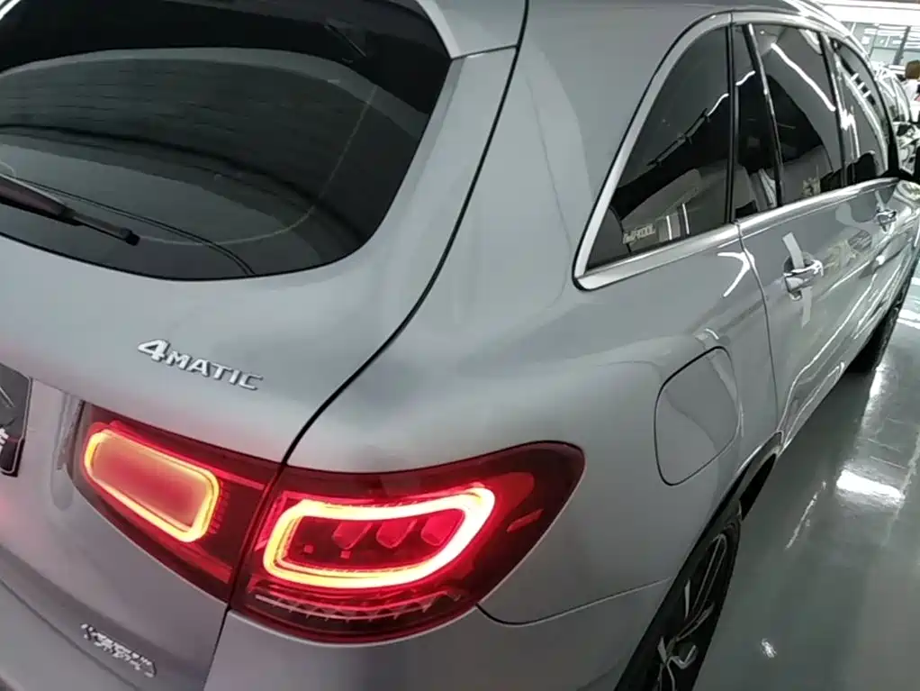 MERCEDES-BENZ GLC