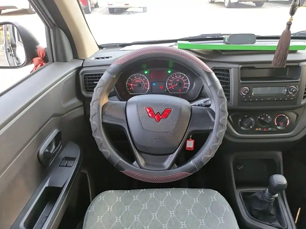 Wuling Motors Wuling Hongguang V 2024 2022 1.5L Power Take Edition Electric Power Steering LAR
