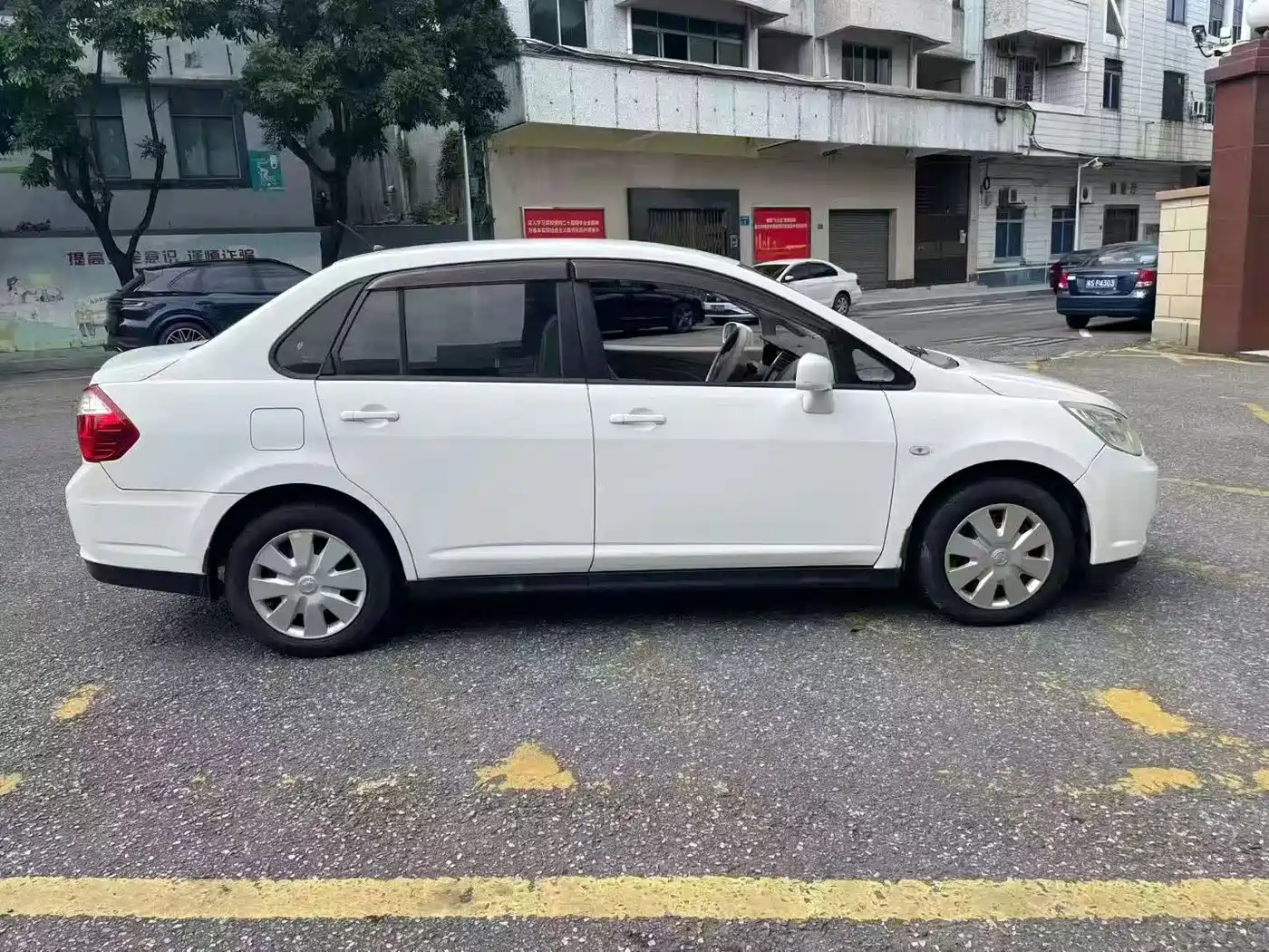 Venucia D50 2012 2012 Model 1.6L Automatic Comfort
