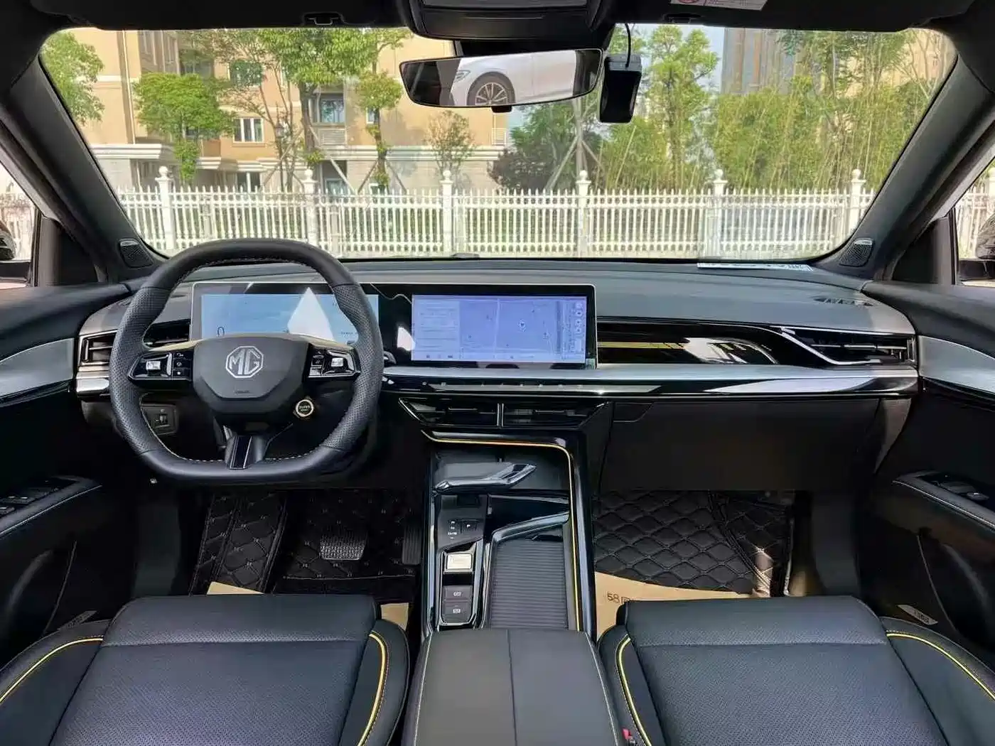 MG MG5 SCORPIO