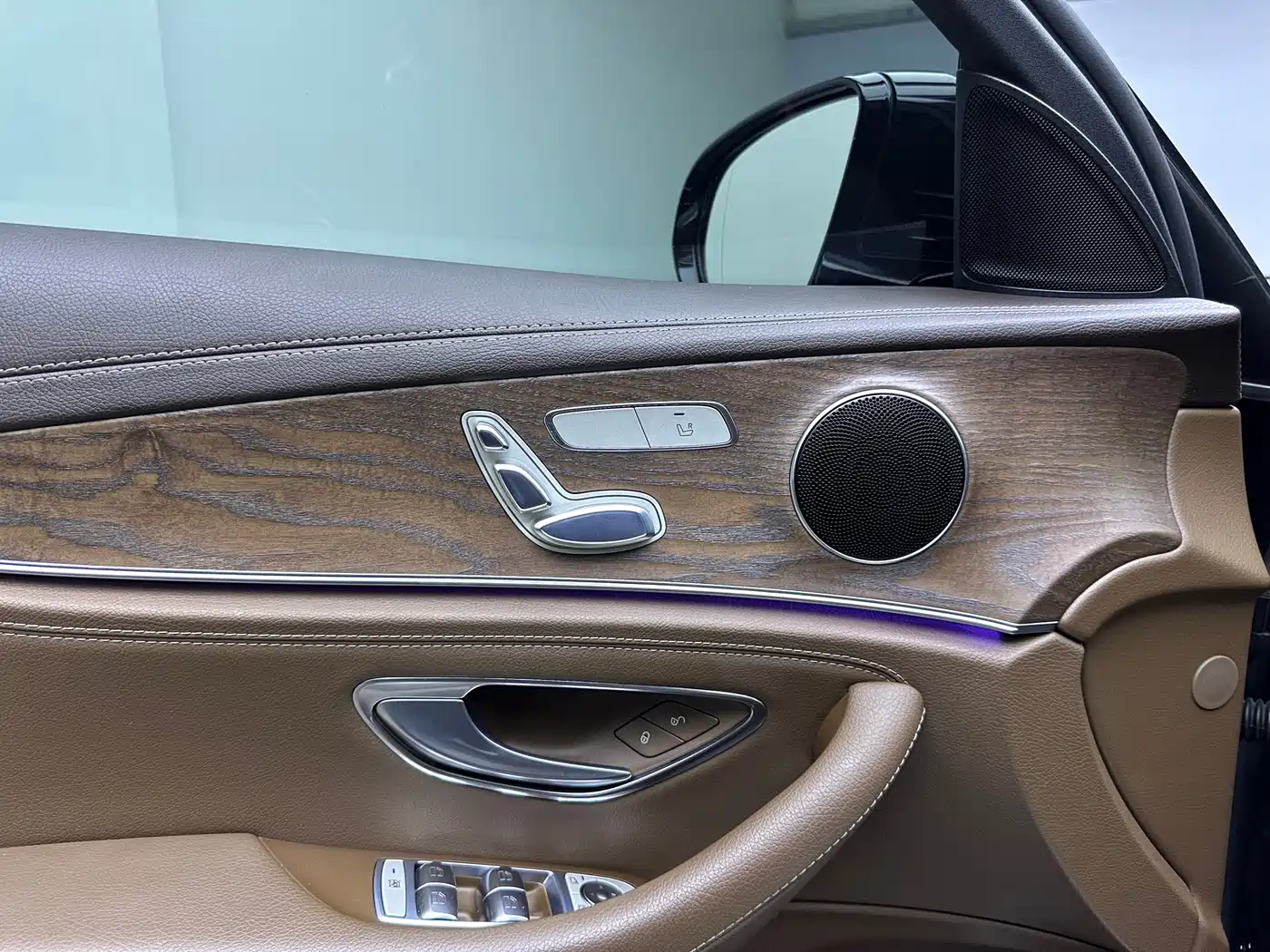 Mercedes-Benz E-Class 2016 E 200 L фото 14