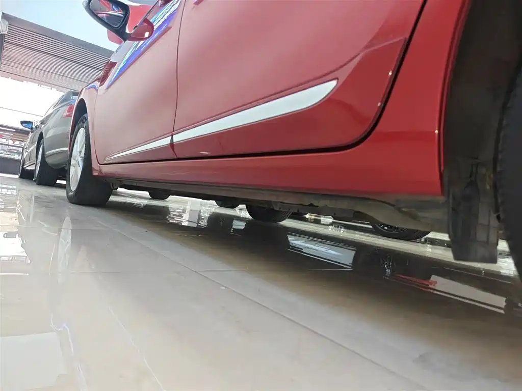 Toyota Corolla 2014 1.6L CVT GL-i фото 22