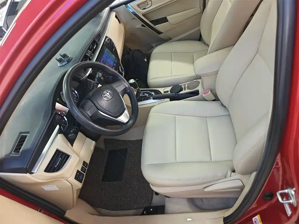 Toyota Corolla 2014 1.6L CVT GL-i фото 15