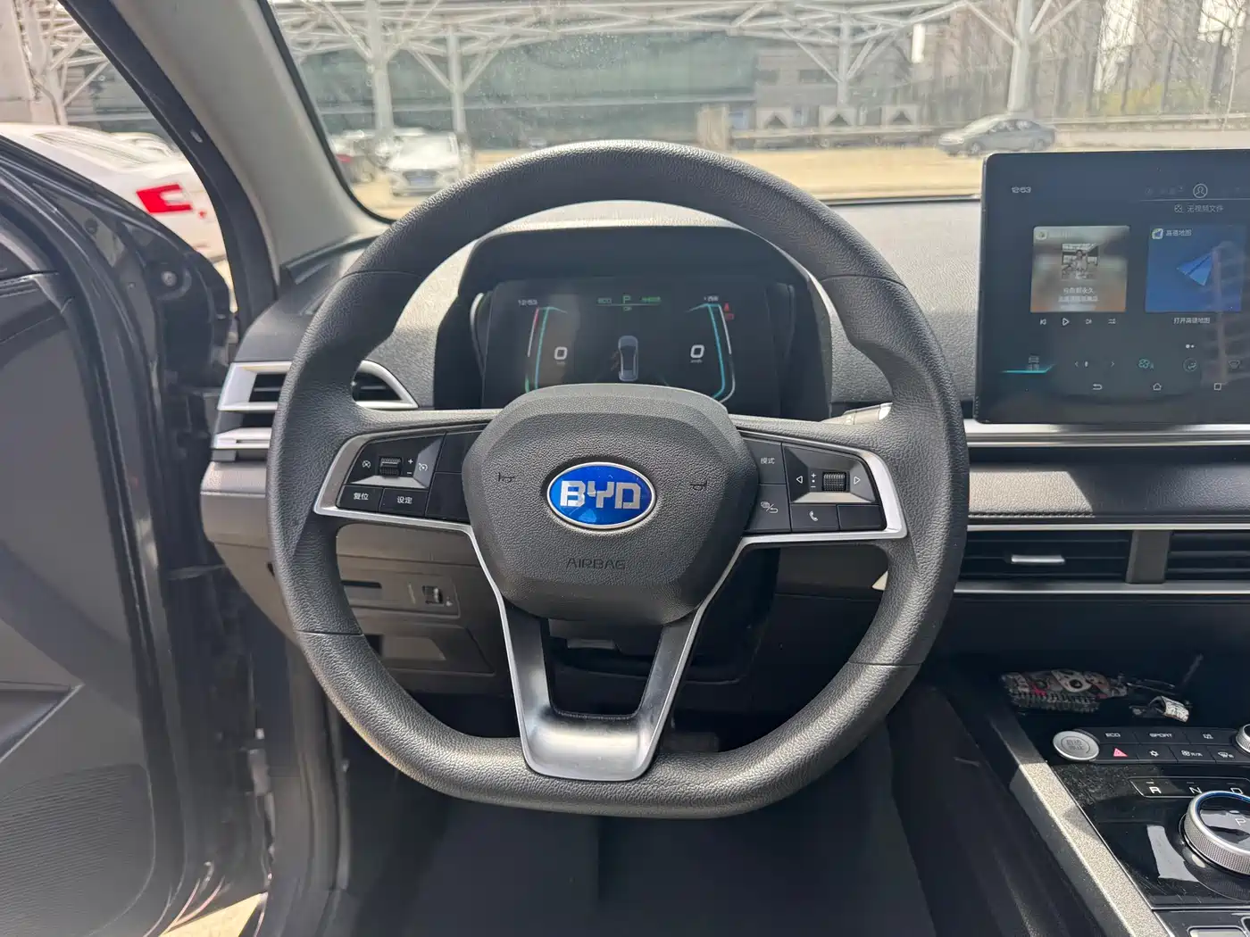 BYD E2