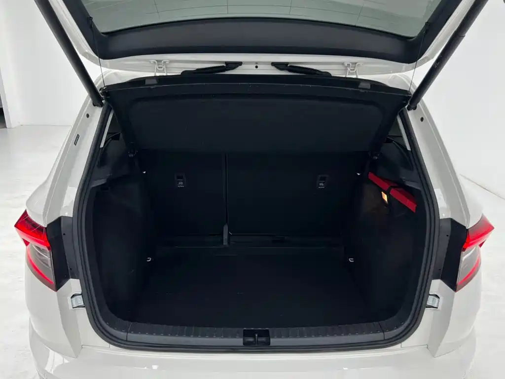 Photo 10 - Škoda Karoq