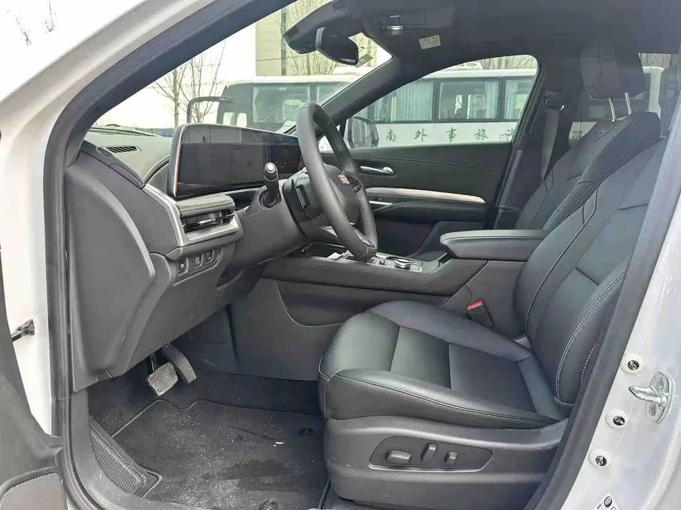 Cadillac XT4 2025 2024 28T 2WD Luxury