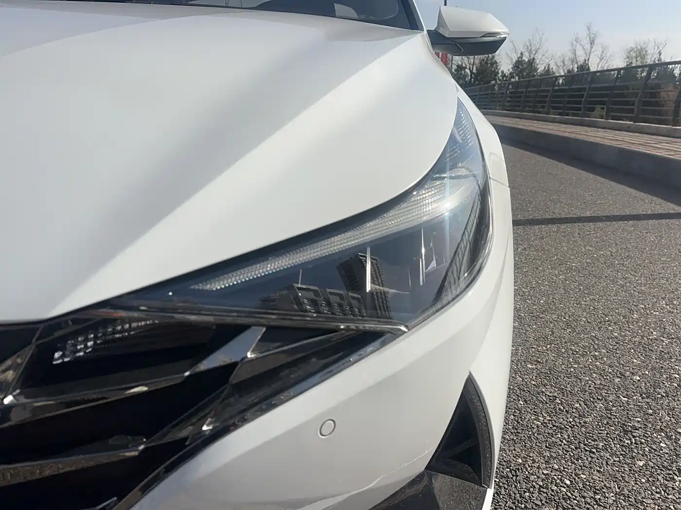 Hyundai Elantra 2022 1.5L CVT LUX Premium Edition фото 25