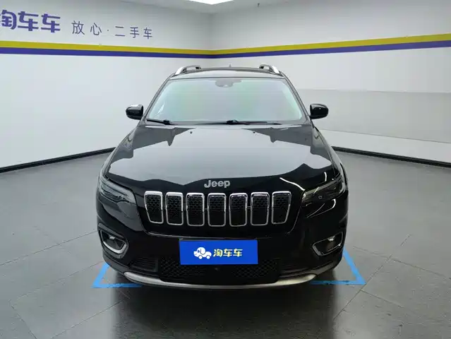 Jeep Cherokee 2020 2.0T AWD Luxury Edition — фото 2