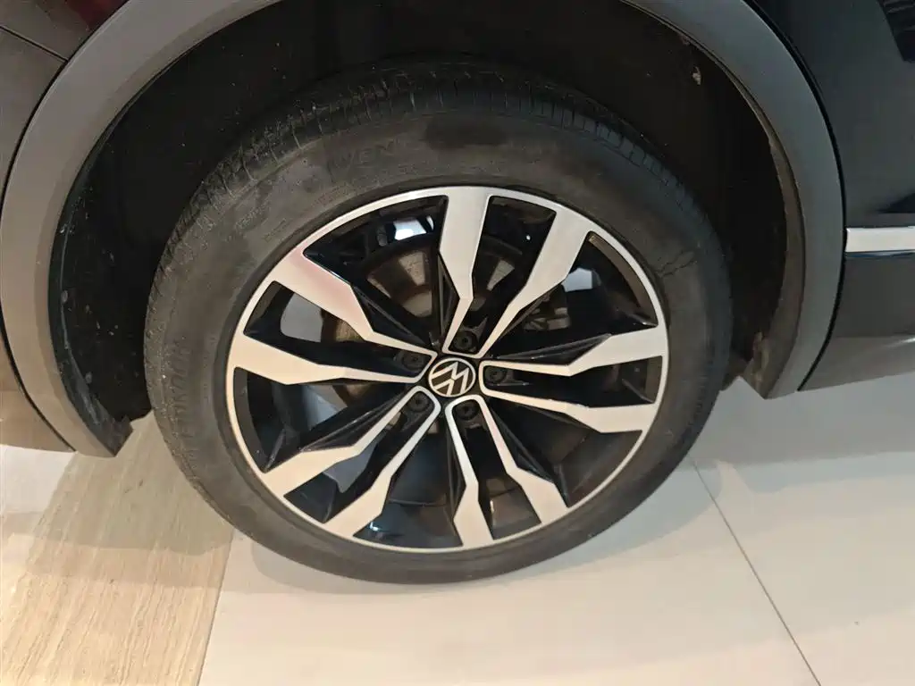 Volkswagen Tiguan L 2021 330TSI Automatic 2WD R-Line Premium фото 23