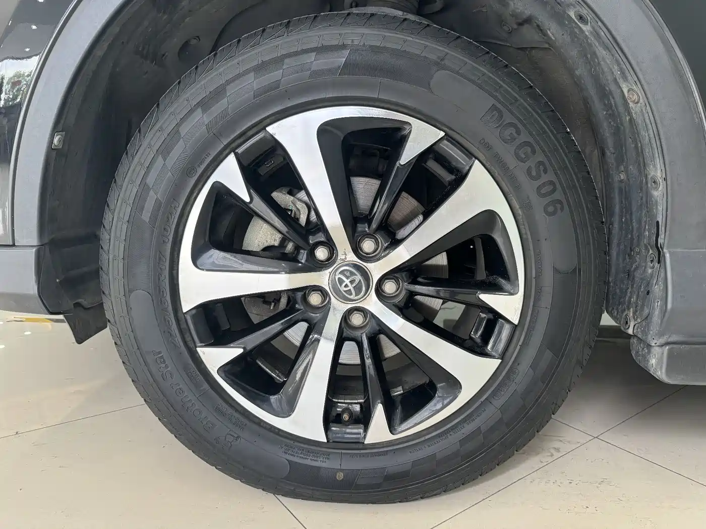 Toyota RAV4 Rongfang 2016 2.0L CVT 2WD Trend (China V) фото 15