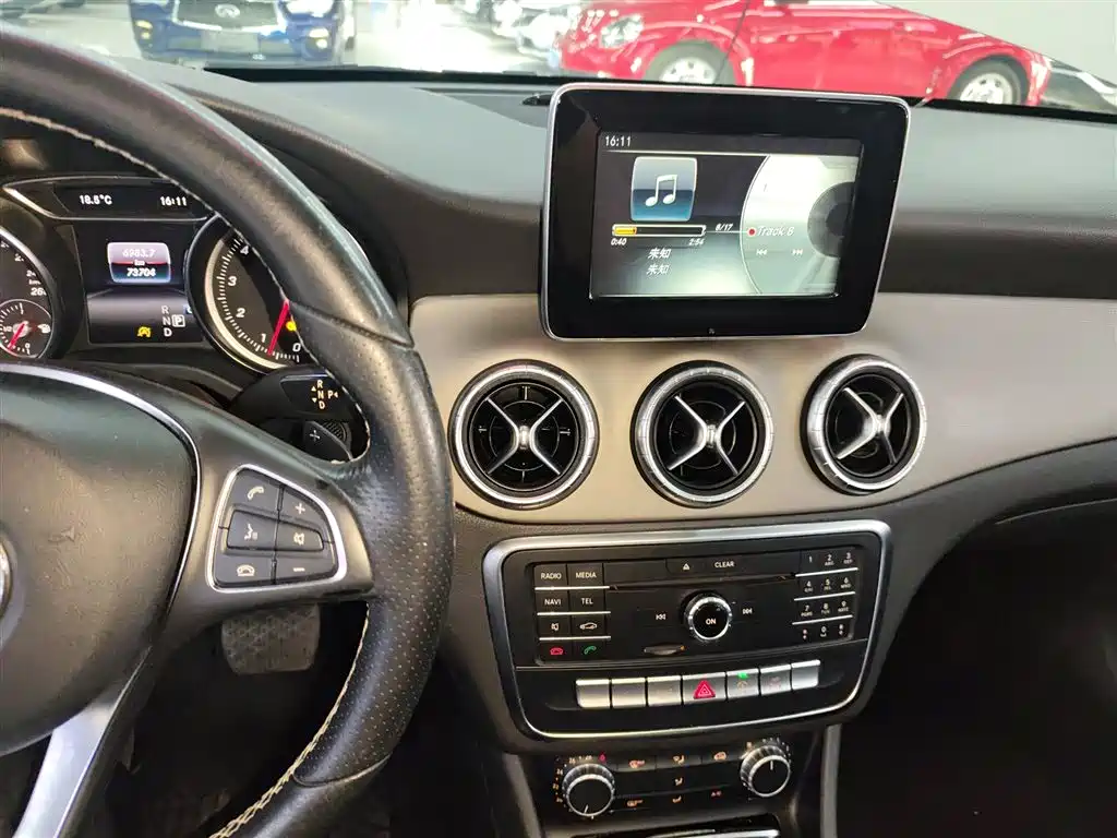 Mercedes-Benz CLA (Import) 2017 CLA 200 Fashion фото 13