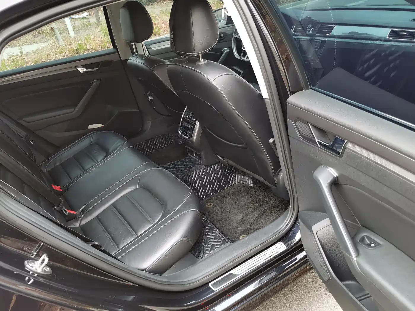 Volkswagen Passat 2017 330TSI DSG Prestige фото 8