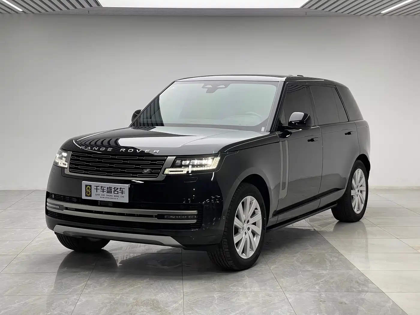 Land Rover Range Rover 2024 3.0 L6 400PS Golden Age Extended 7-Seater