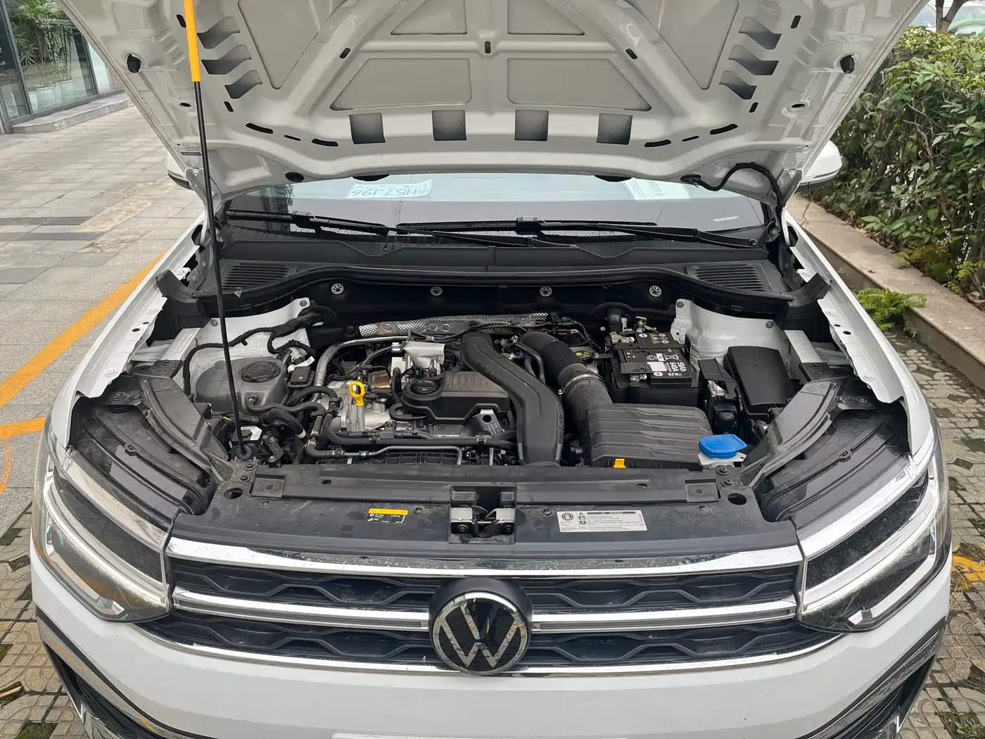 Volkswagen Tharu 2024 300TSI 2WD Full Moon Edition фото 15