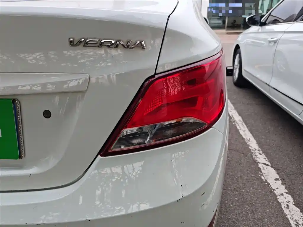Hyundai Verna 2014 1.4L Manual Smart GLS фото 8