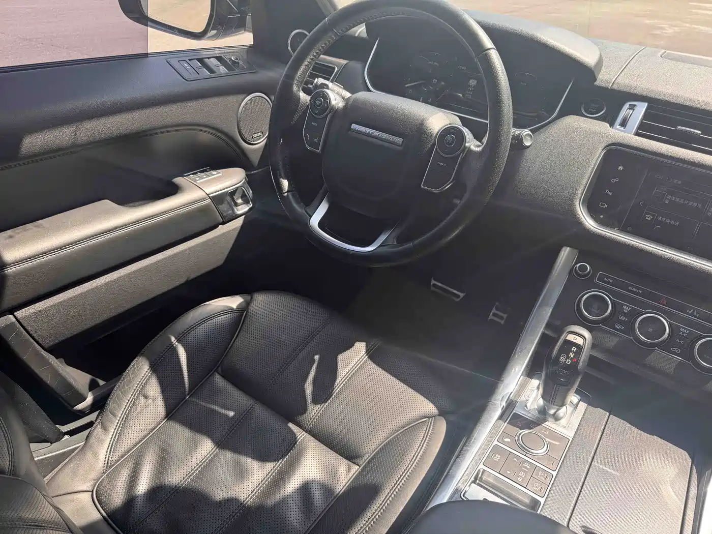 Фото 16 - Land Rover Range Rover Sport