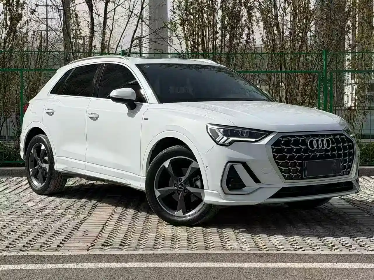 Audi Q3 2024 35 TFSI Fashion Sport фото 3