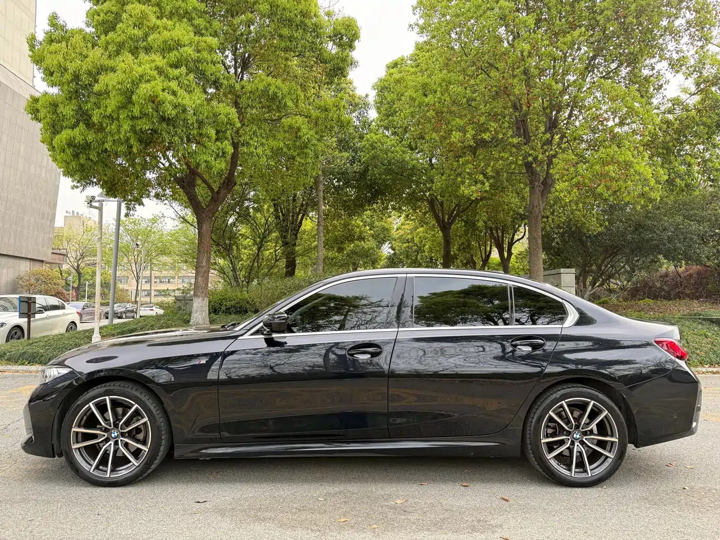 BMW 3 Series 2023 325Li M Sport Package фото 3