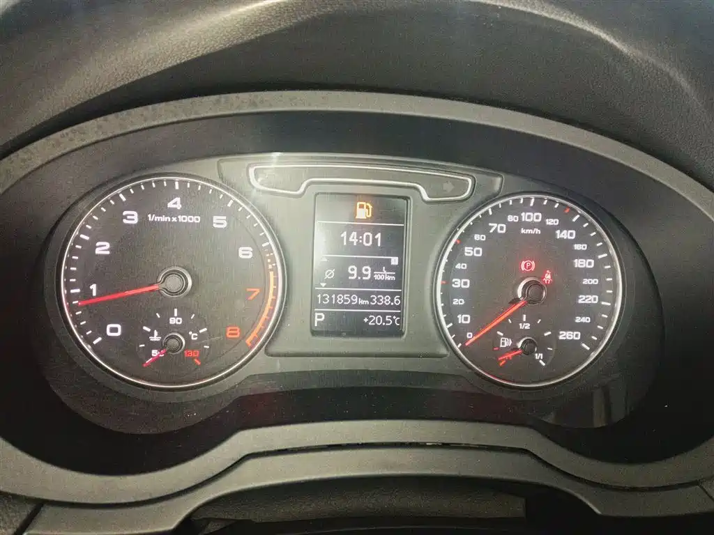 Audi Q3 2015 35 TFSI Millionth Anniversary Intelligent Leader фото 4