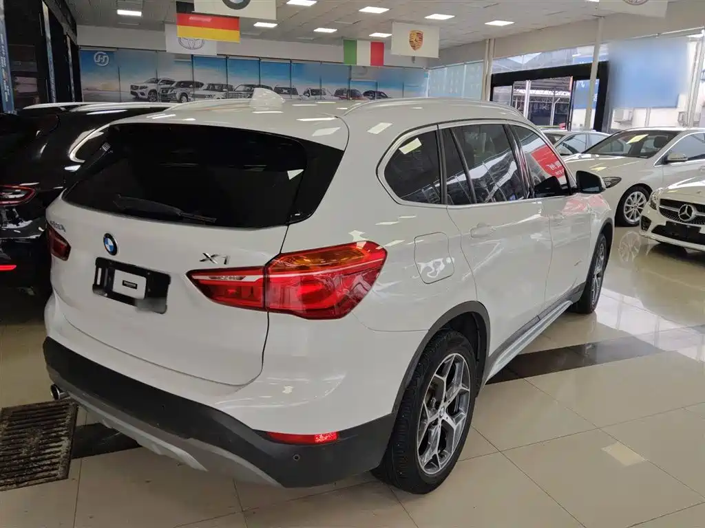 BMW X1 2018 sDrive18Li Premium Model фото 5