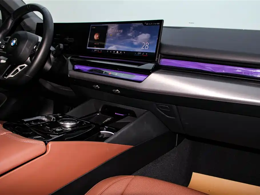 BMW 5 Series 2024 530Li Leading M Sport Package фото 24