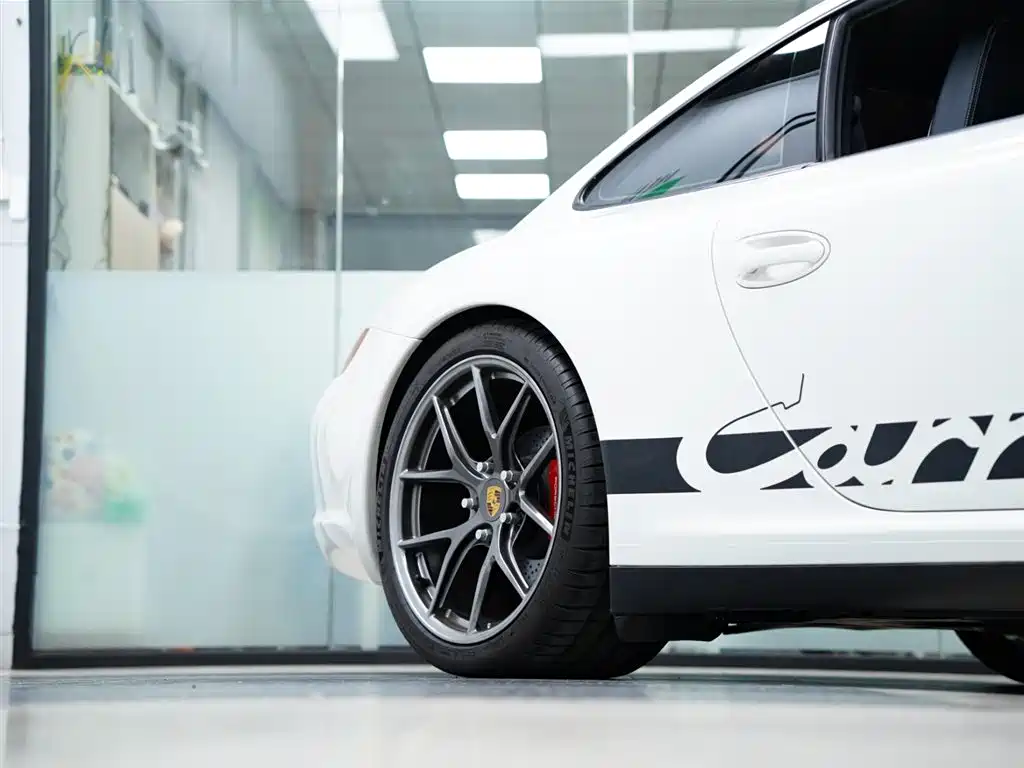 Photo 48 - Porsche 911