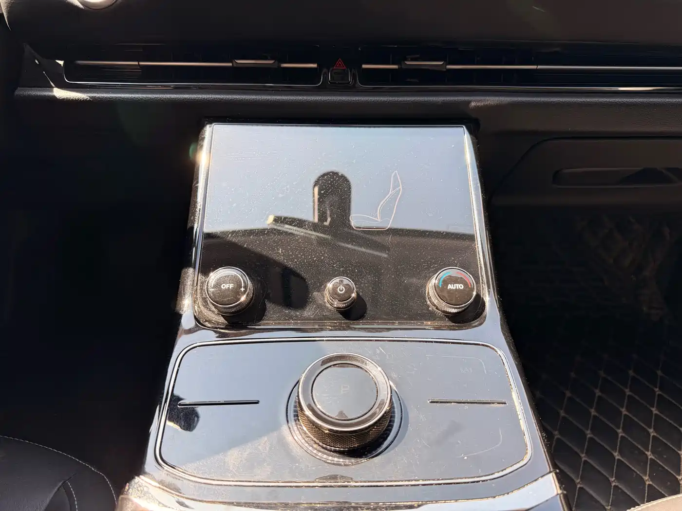 NEZHA AUTOMOBILE NEZHA U
