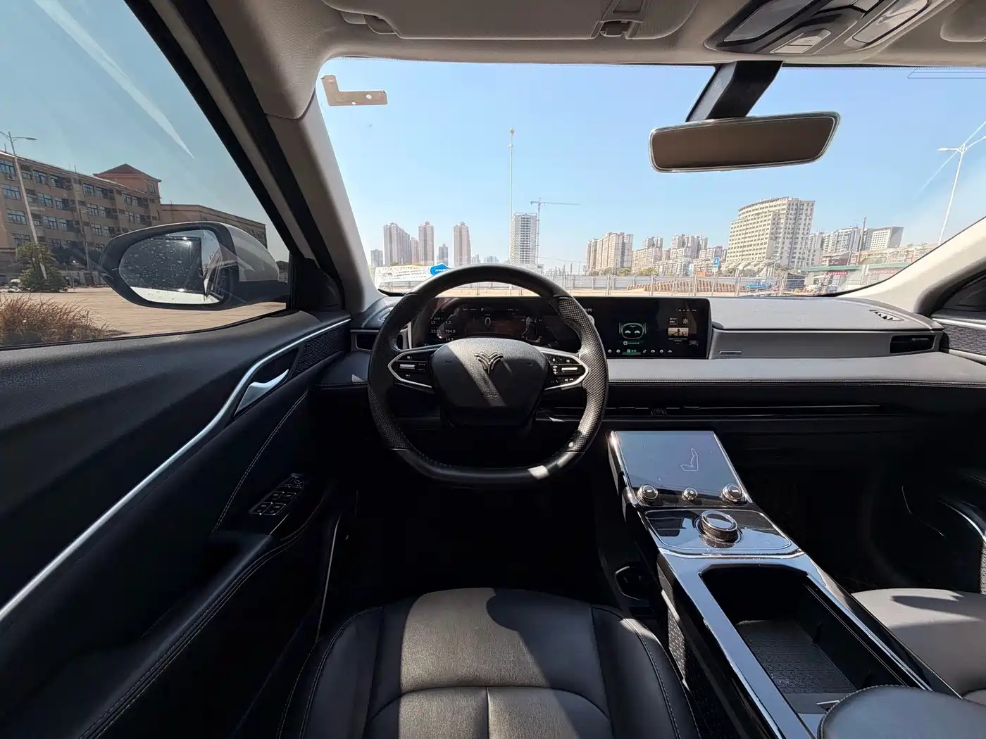 NEZHA AUTOMOBILE NEZHA U