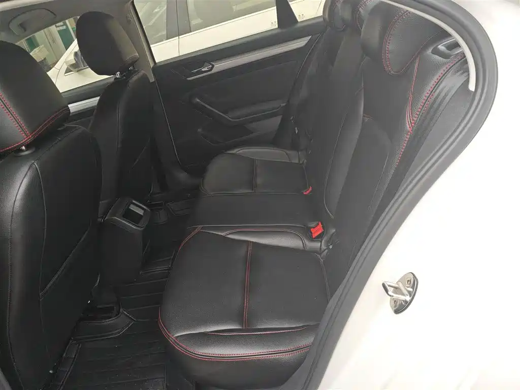 Volkswagen Lamando 2018 230TSI DSG Trend Edition фото 17