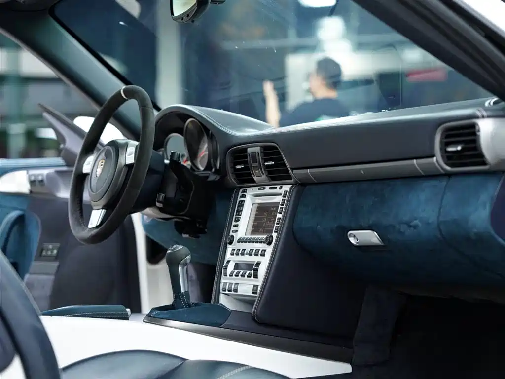 Photo 37 - Porsche 911
