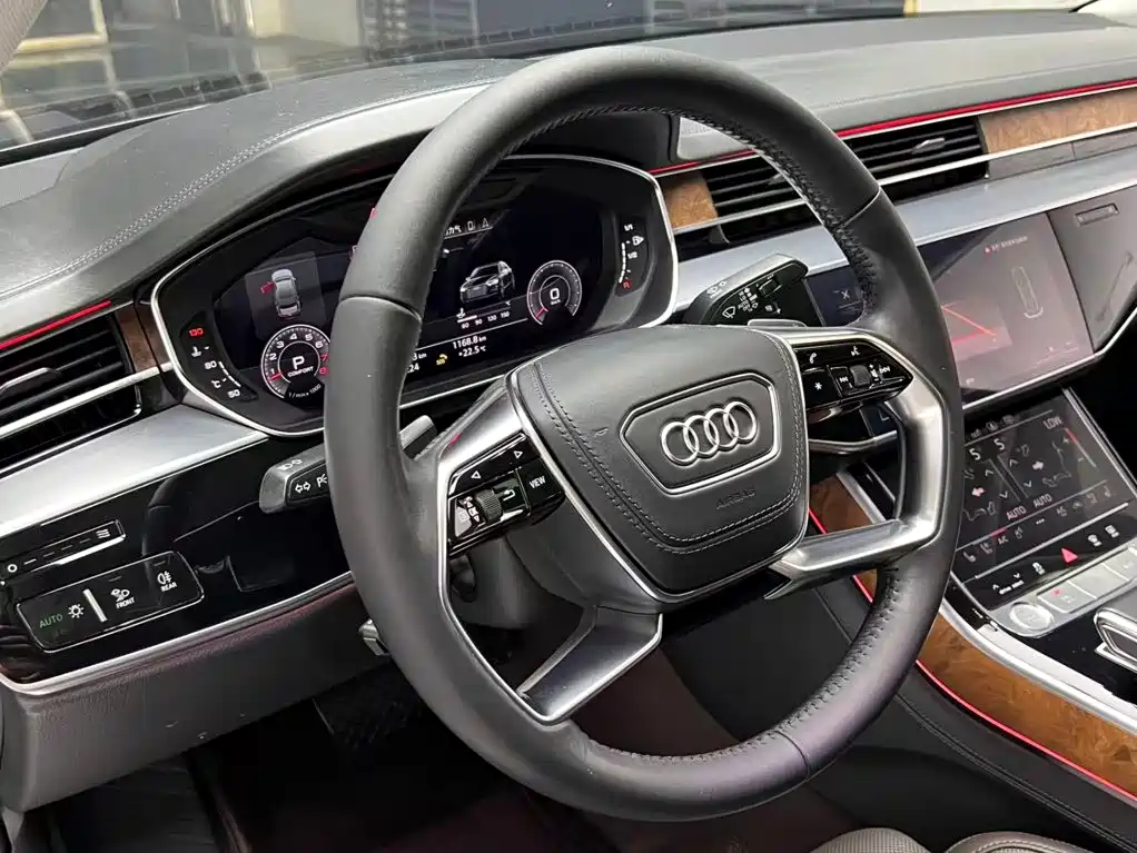 Фото 9 - Audi A8