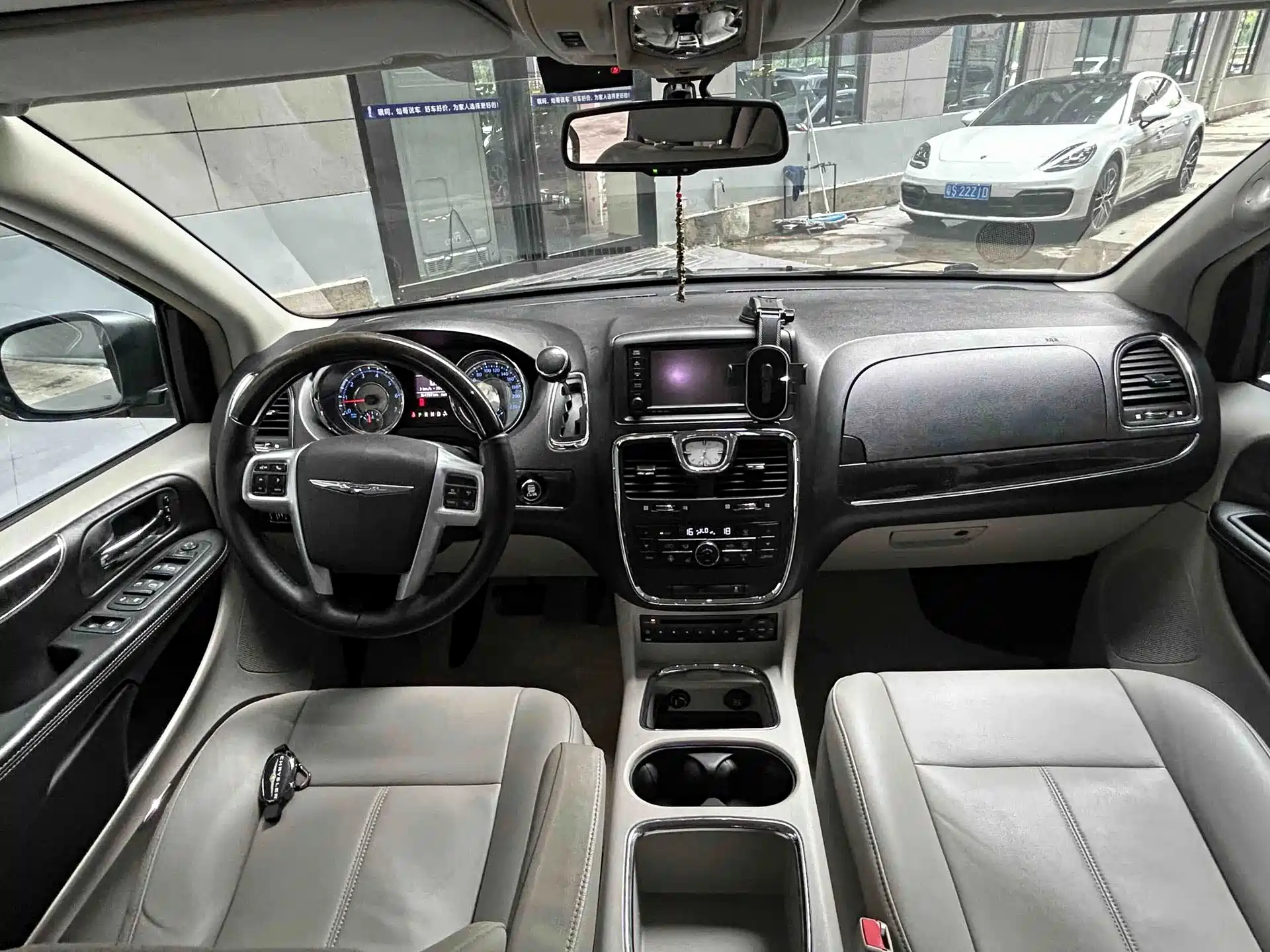 Фото 10 - Chrysler Pacifica