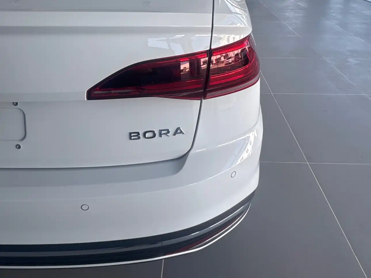 VOLKSWAGEN BORA