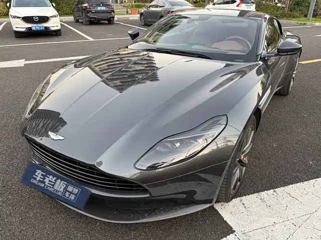 ASTON MARTIN DB11