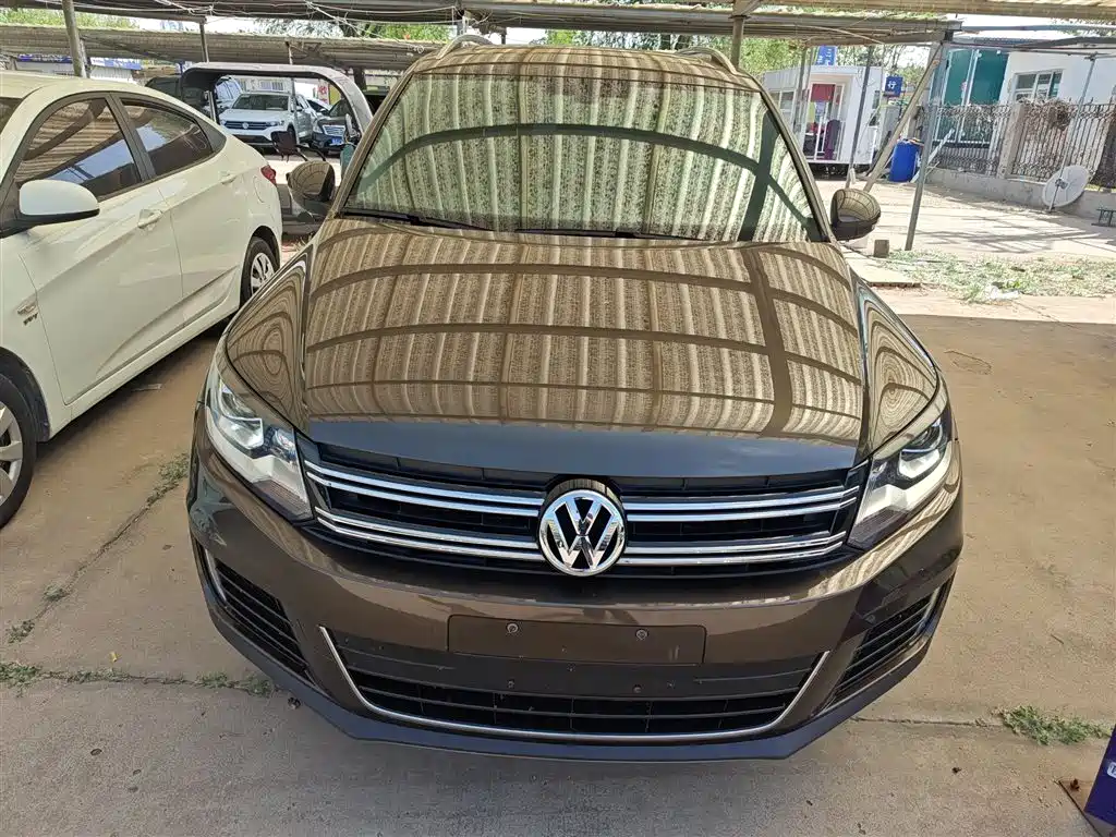 Volkswagen Tiguan 2015 1.8TSI Automatic 2WD Highline фото 3