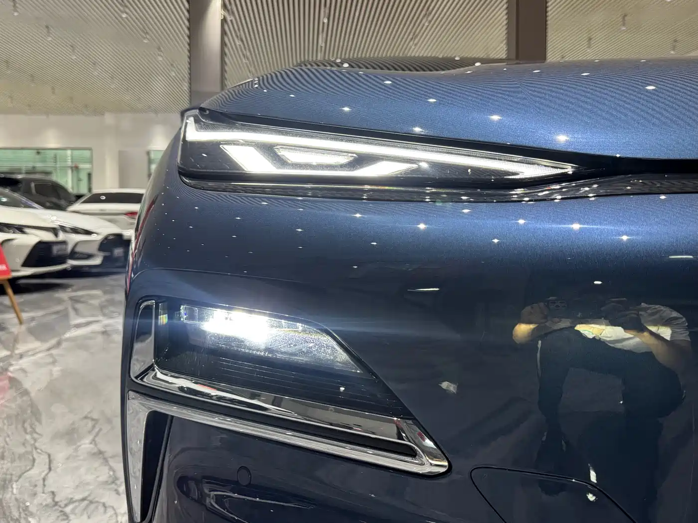 Geely Galaxy Galaxy Xingyao 8 2025 130km EM-i Premium Edition фото 30