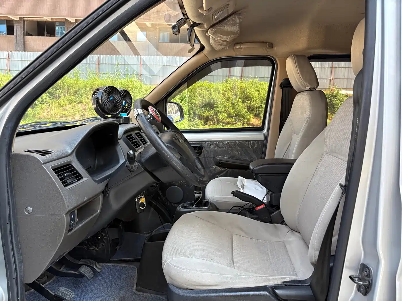 Wuling Motors Wuling Rongguang S 2022 2022 1.2L Standard Enclosed Van Power Version 5-seater LSI