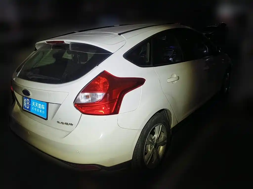 Photo 2 - Ford Focus