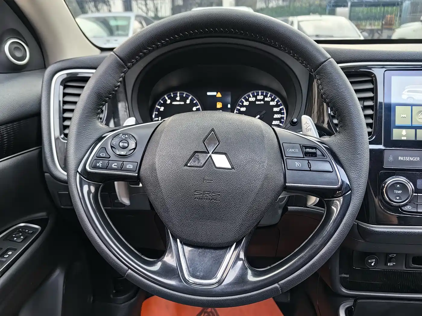 MITSUBISHI OUTLANDER