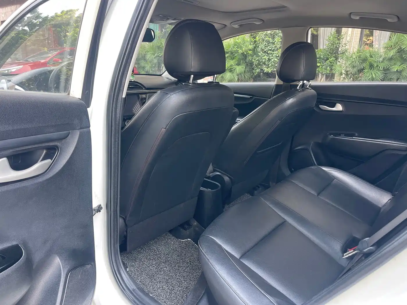 Kia K2 2018 2017 Sedan 1.4L MT 15th Anniversary Special Edition GLS
