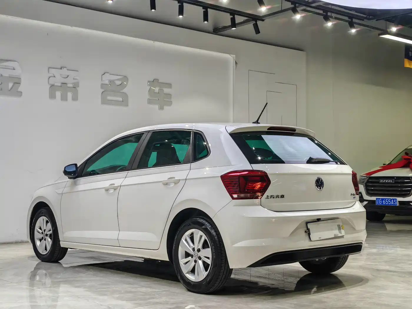 VOLKSWAGEN POLO