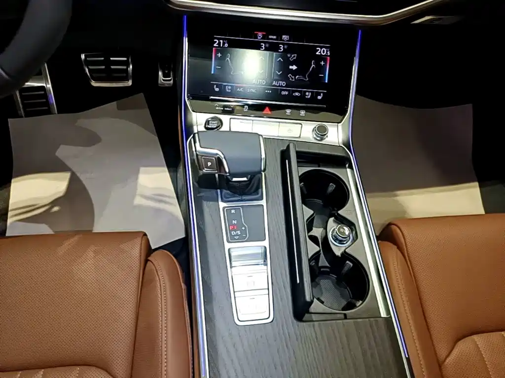Photo 14 - Audi A6L