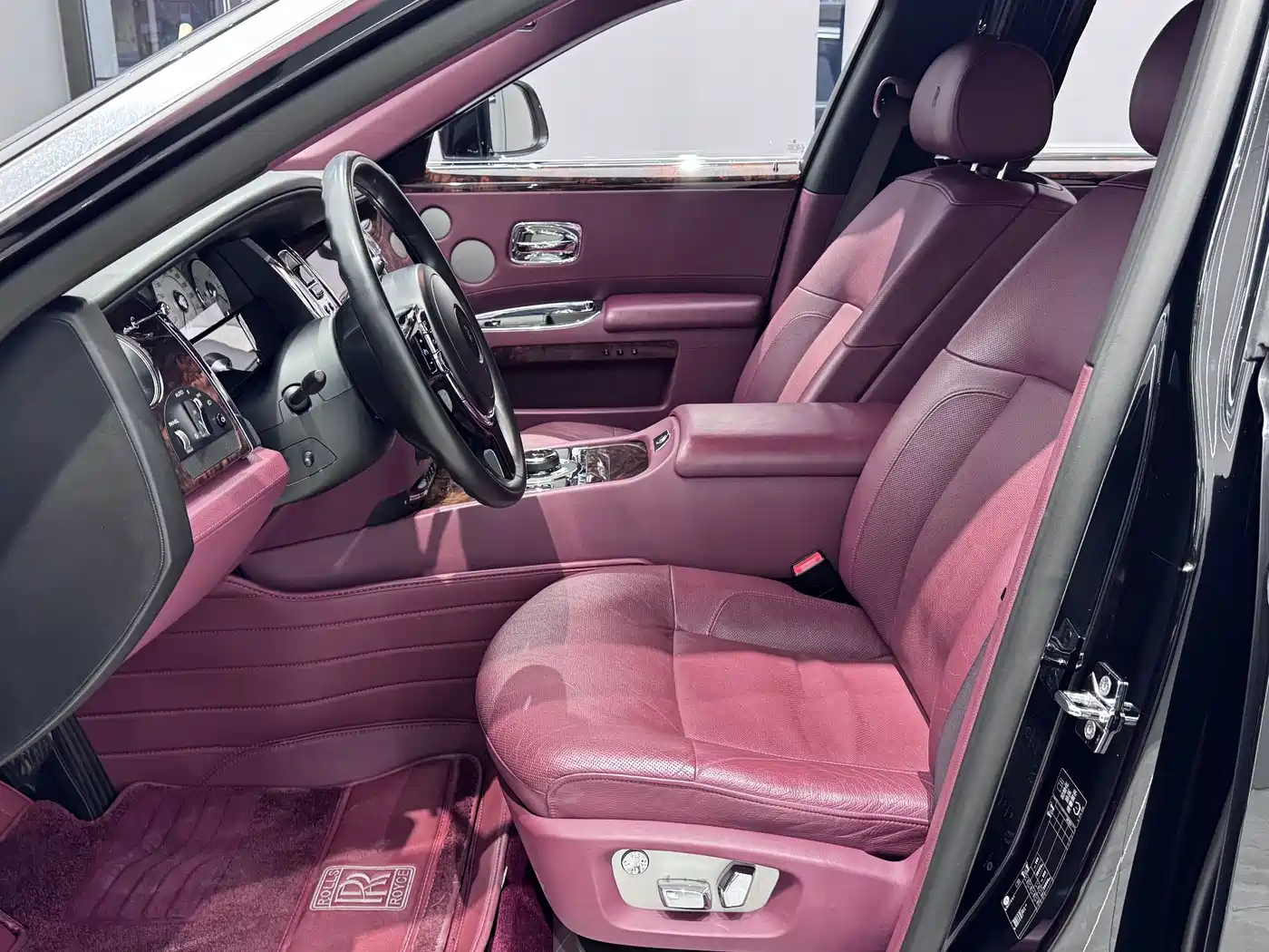 Rolls-Royce Ghost 2014 2014 6.6T Extended Edition
