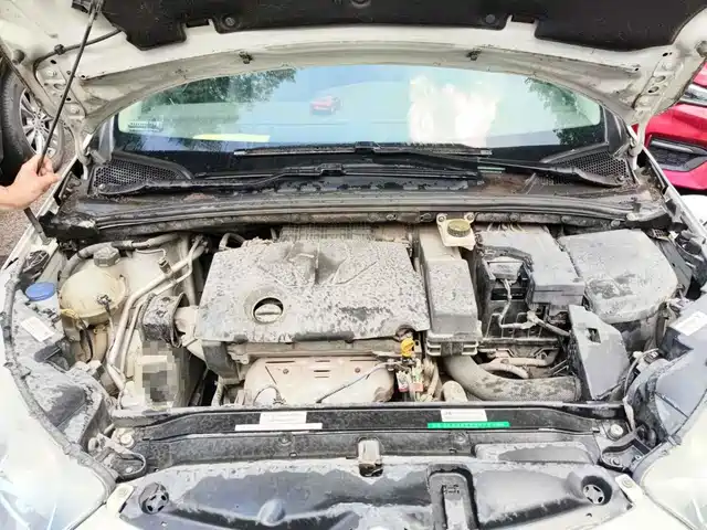 Citroën C4L 2014 1.8L Smart Drive Automatic Sport — фото 3