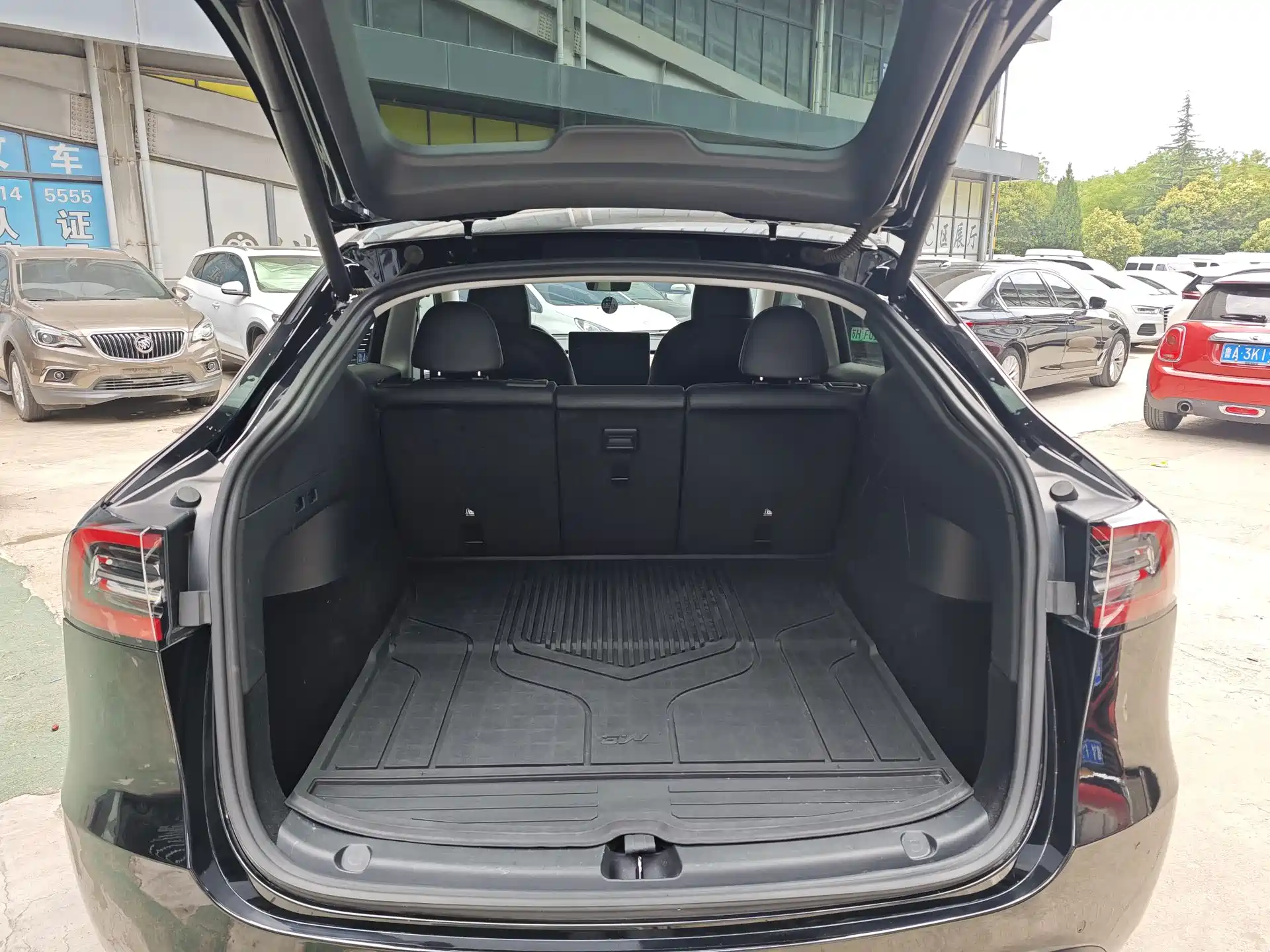 Фото 15 - Tesla Model Y