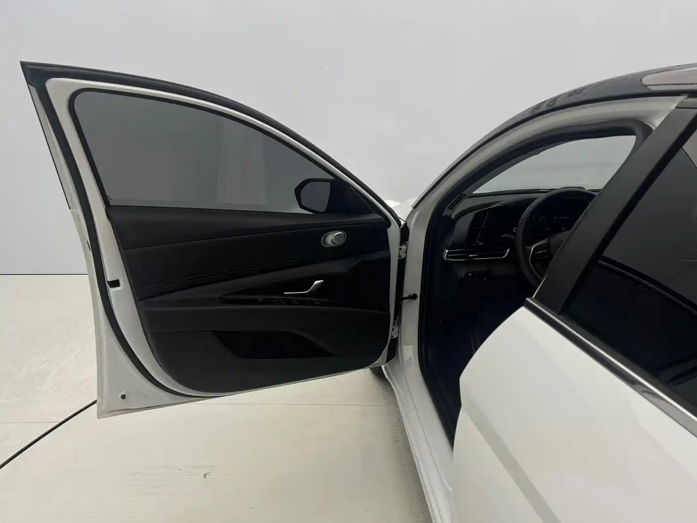 Hyundai Elantra 2022 1.5L CVT GLX Elite Edition фото 20