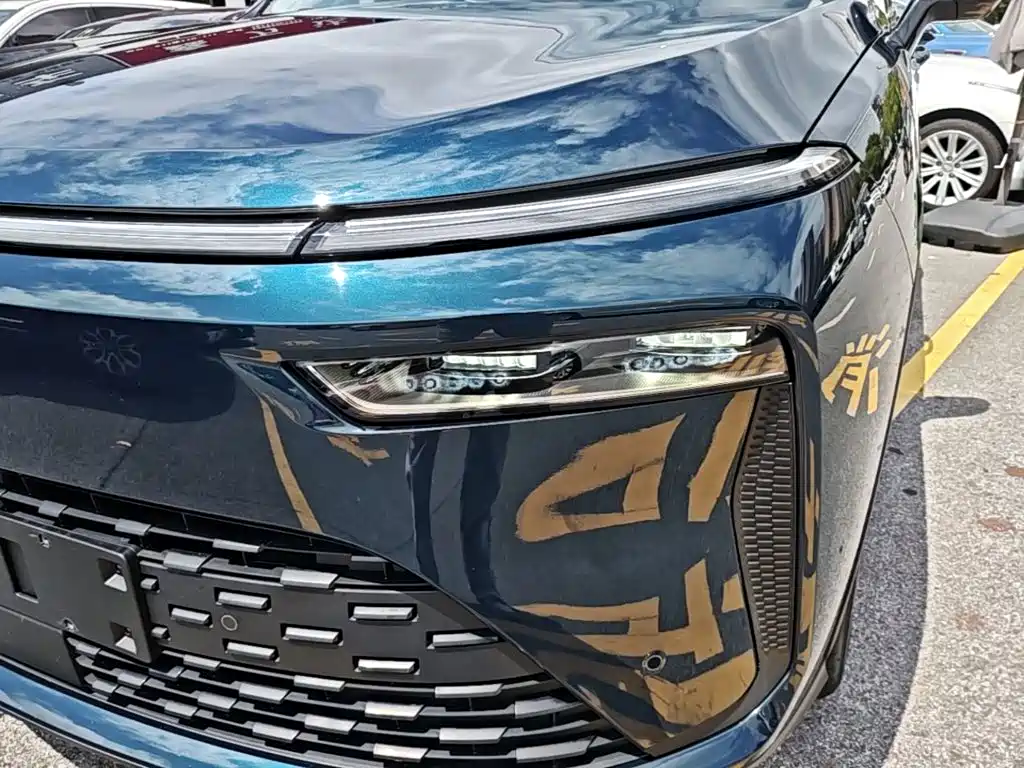 Фото 24 - WEY Latte DHT-PHEV