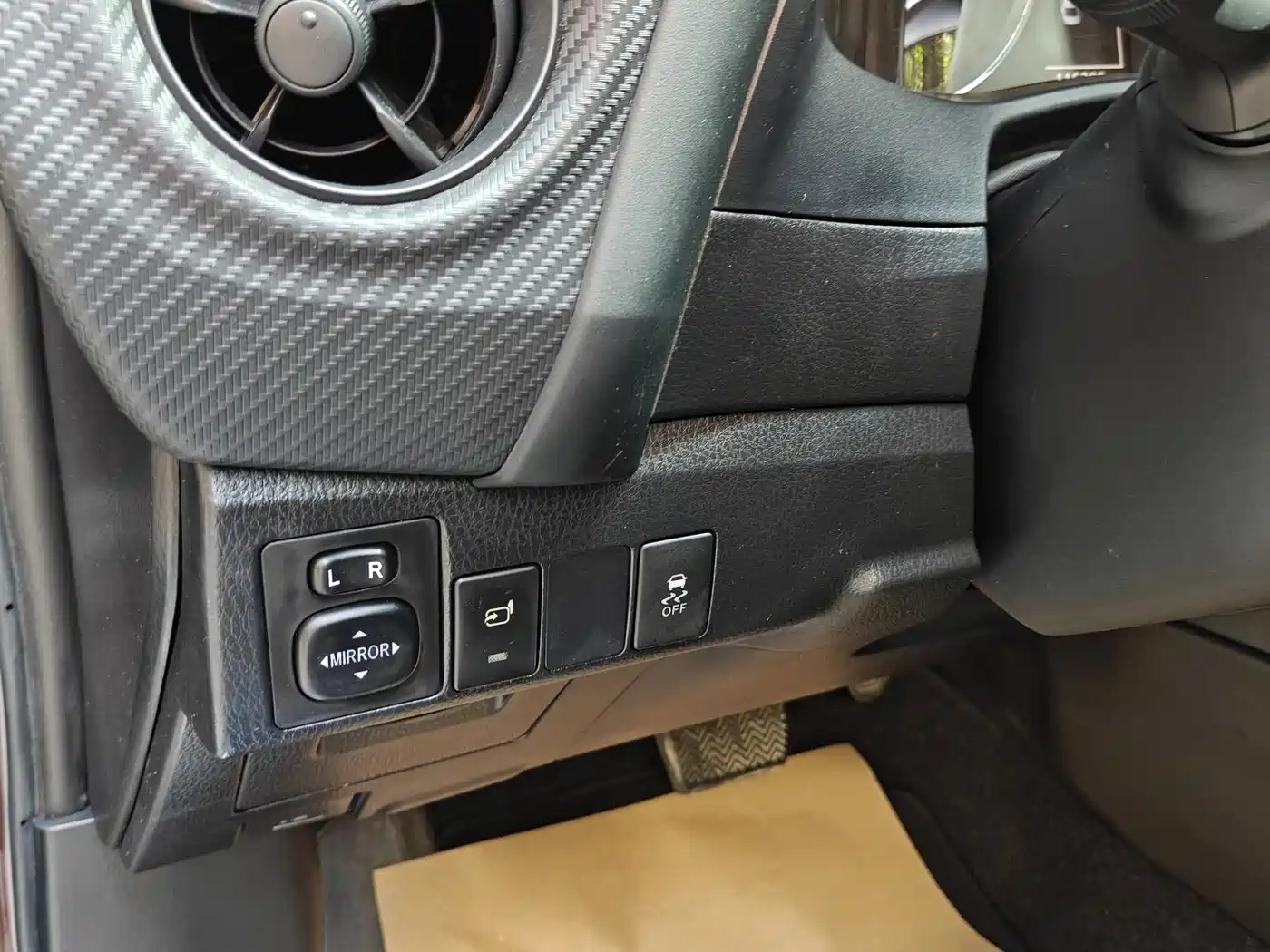 Toyota Levin 2017 Facelift Hybrid 1.8H GS E-CVT Elite Sunroof Edition China V фото 24